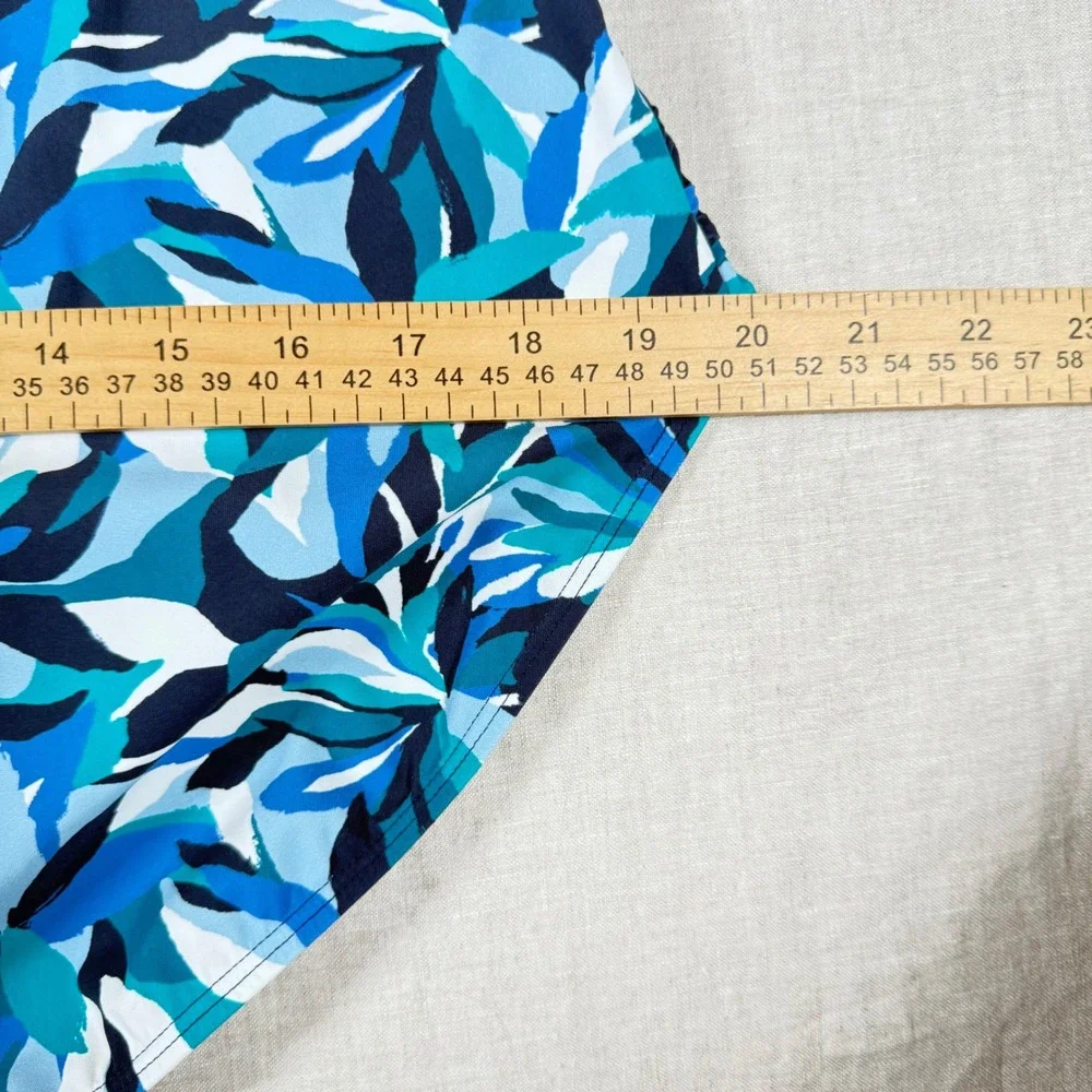 L.L. Bean One Piece Swimsuit Womens 22W Blue Floral Excellent Ruched Wrap Front